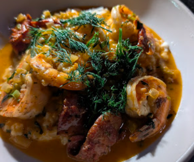 Sidetrack signature dishes Shrimp & Grits
Wood Grilled Cheese Burger
Buttermilk Fried Chicken